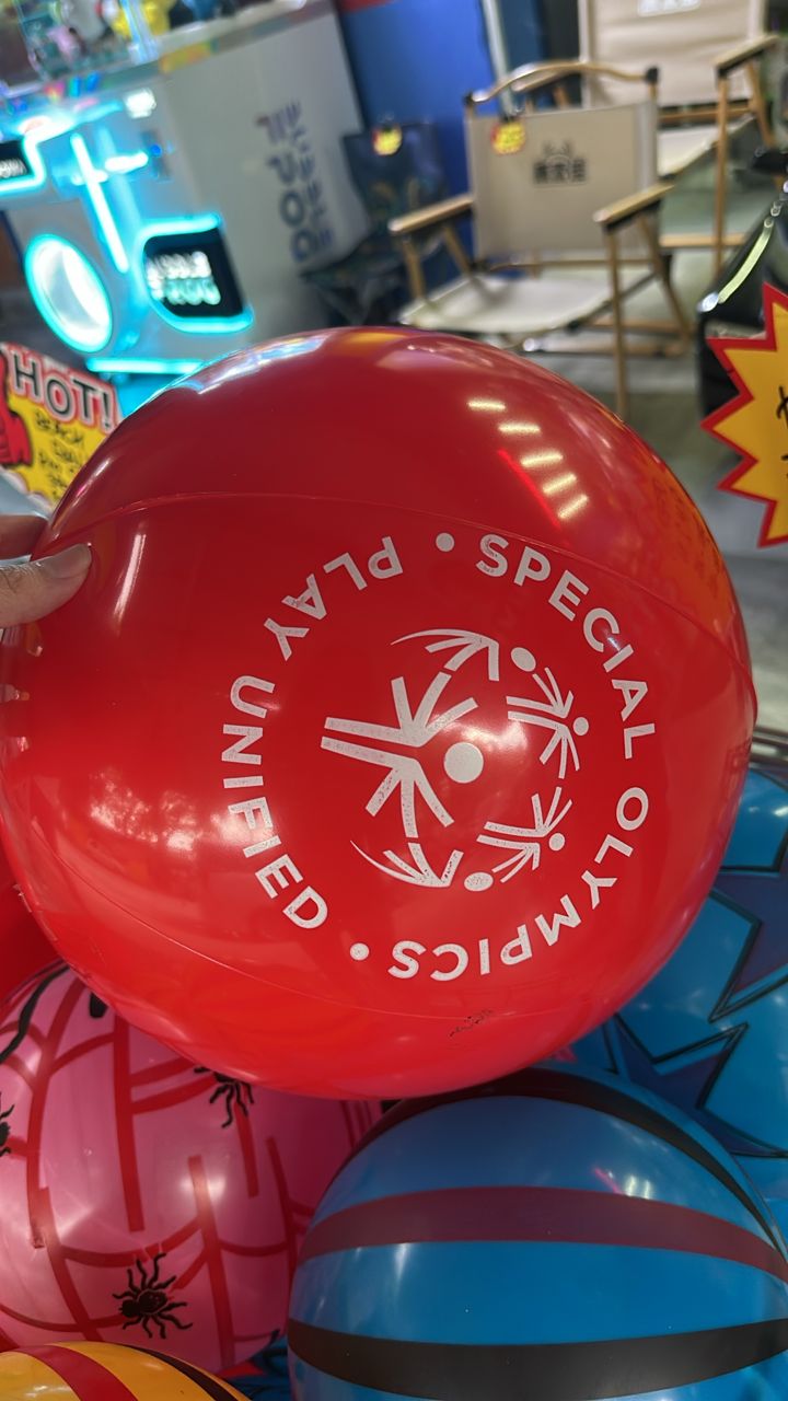 Big Beach Ball 沙滩皮球